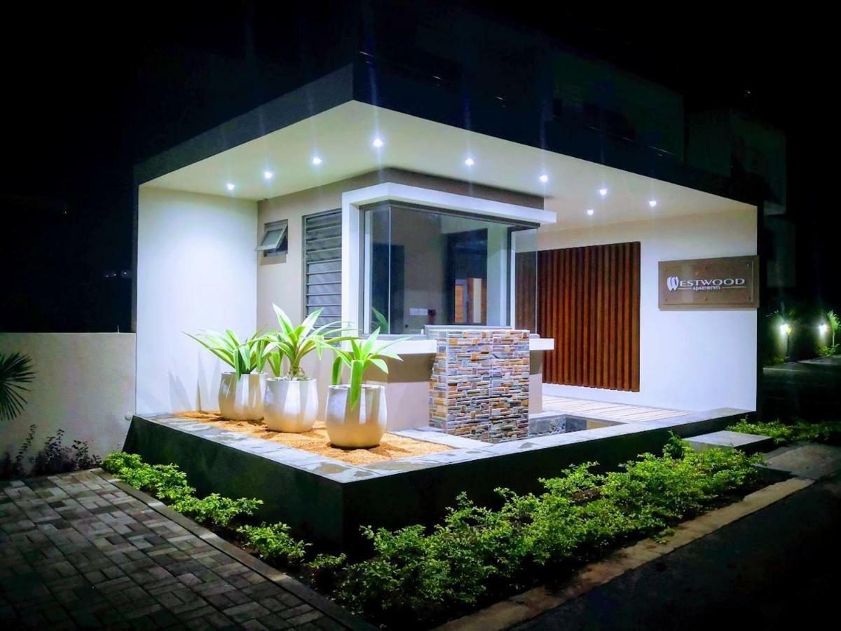 West Wood Holiday Apartment, C6 - Flic En Flac With Pool At A Quiet Location, Beautifully Decorated And Close To The Beach المظهر الخارجي الصورة